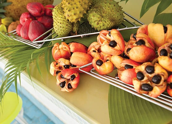 Couples Tower Isle-Veggie Bar_4163